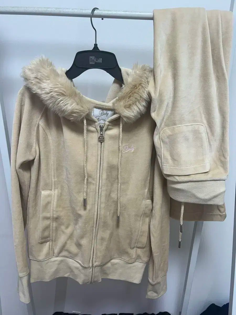 Rady ギャル セットアップ ベロア