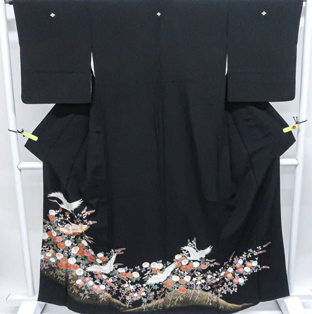 SK-093 黒留袖 バチ衿 比翼仕立て 金駒刺繍 扇 桐 菊 高級