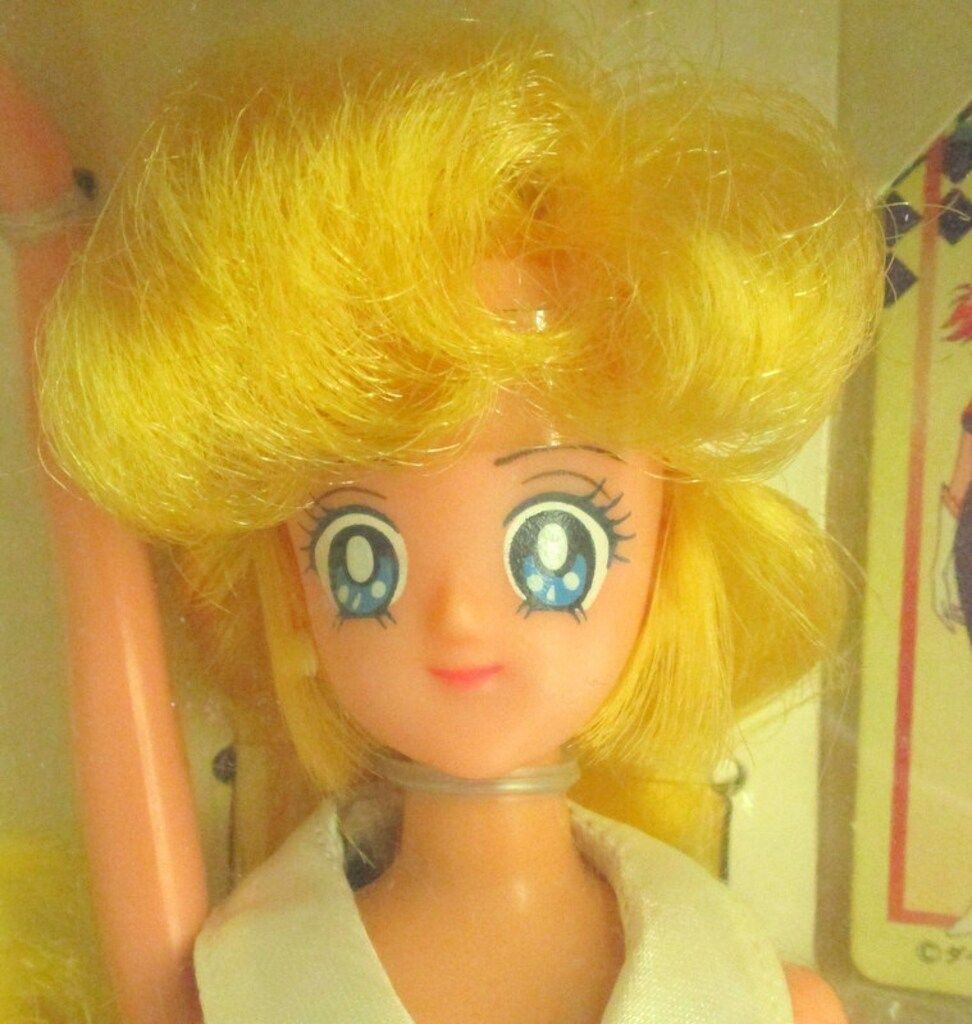 キューティーハニーF キューティーポーズ 如月ハニー&キューティーハニー Amazon | キューティーハニーF ハンディーシャランラ
