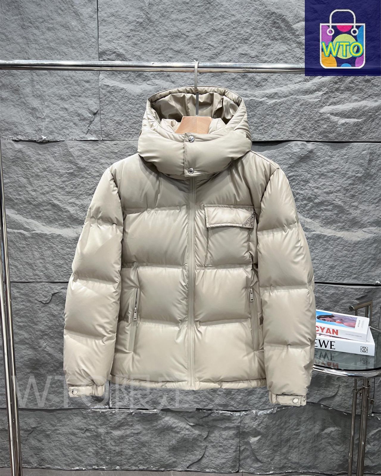 6万取引突破★UPS速達便利用！【PRADA】P525OH 108N_ ジャケット 6万取引突破☆UPS速達便利用！【PRADA/プラダ】セーター ニット