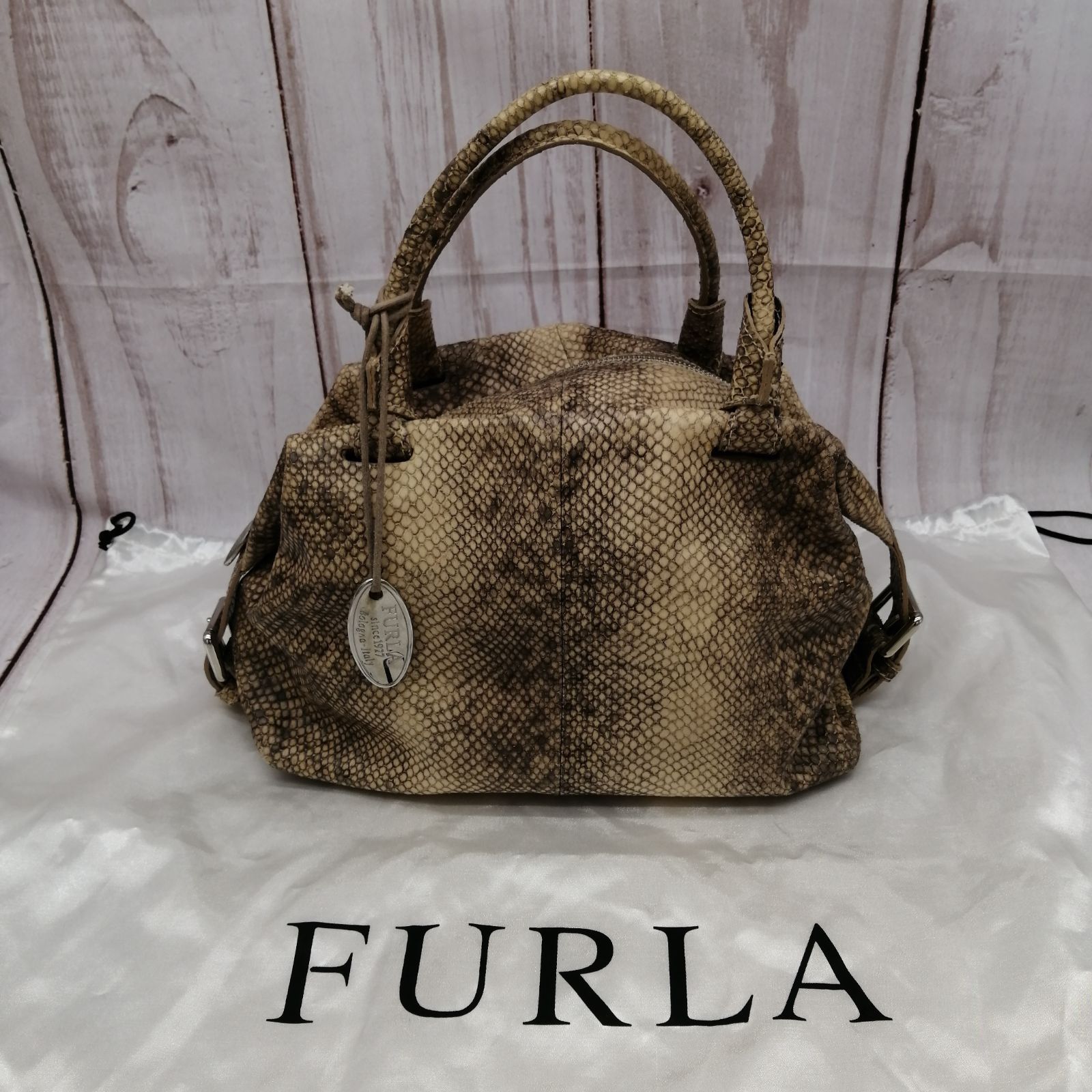 FURLAパイソン柄バック 【公式通販】