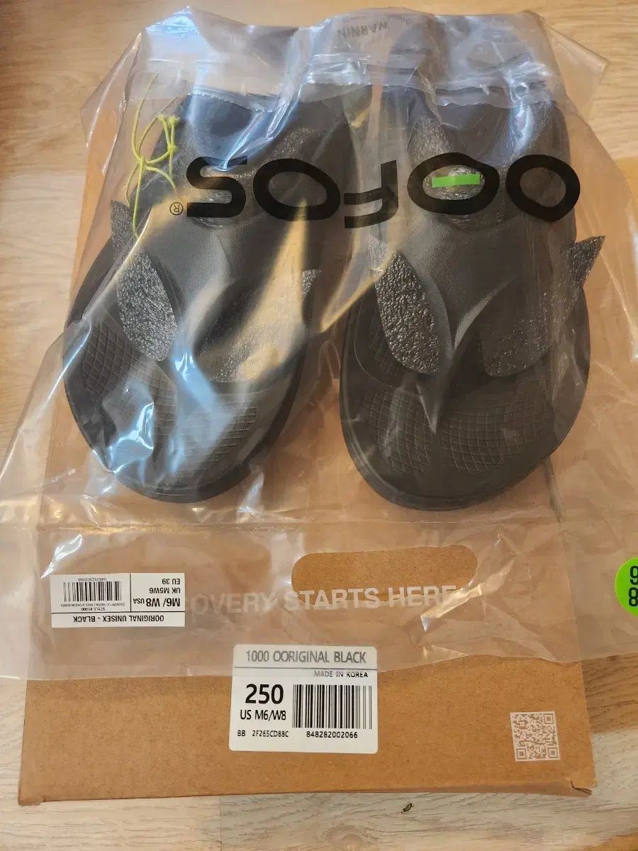OOFOS オリジナル ブラック 250 スリッパ