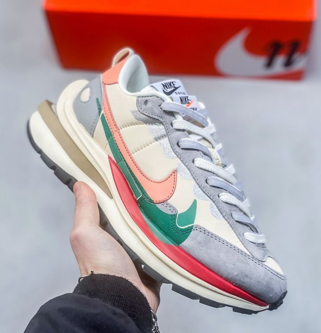 Sacai x NIKE VaporWaffle NK 箱付 男女兼用>>>>