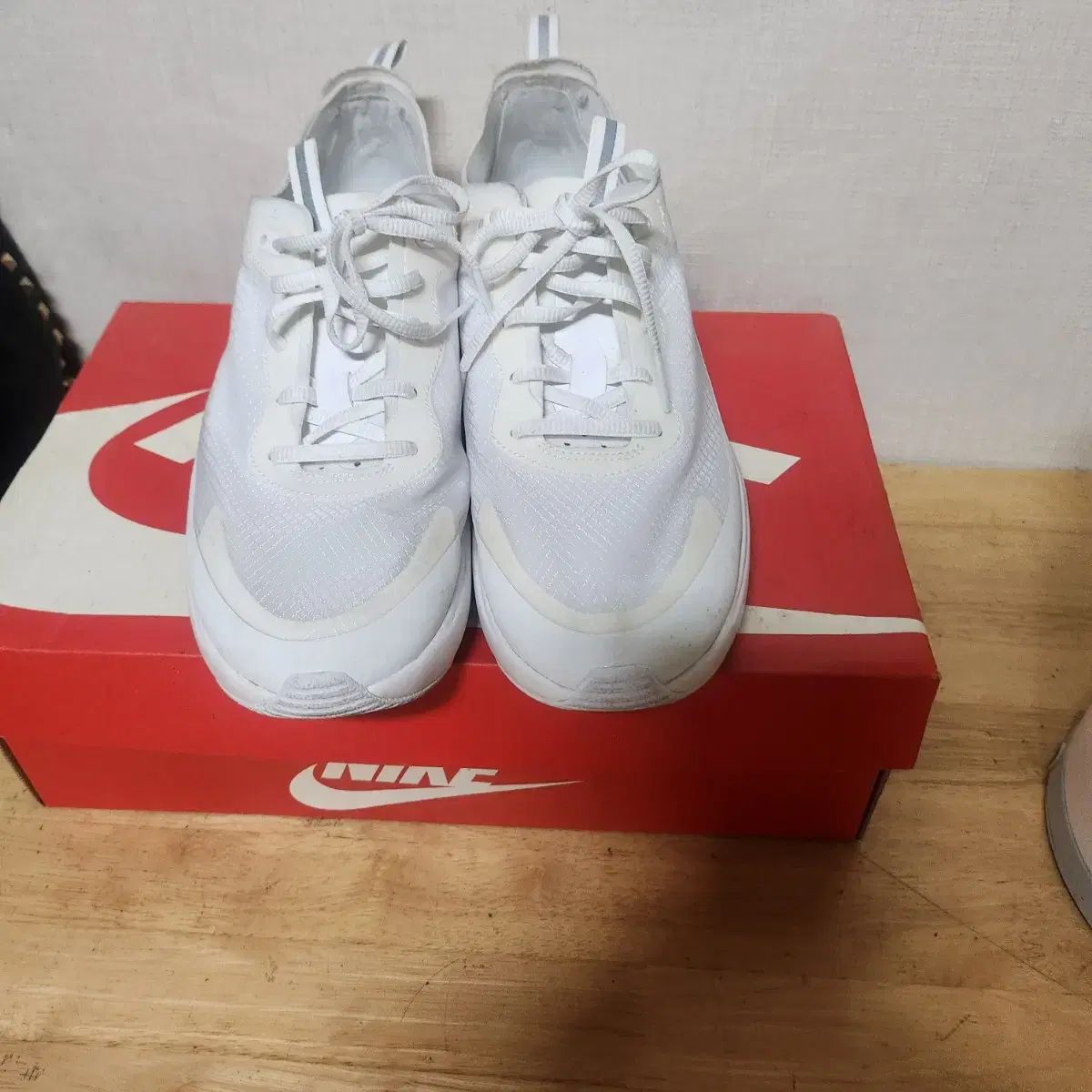 NIKE ナイキ エアマックス ディア 白 レディース スニーカー