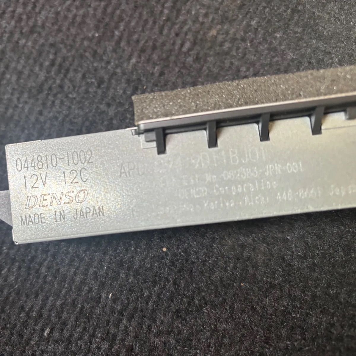 ホンダ インサイト ZE4 車用プラズマクラスターイオン発生機 044810-1002 APDC094