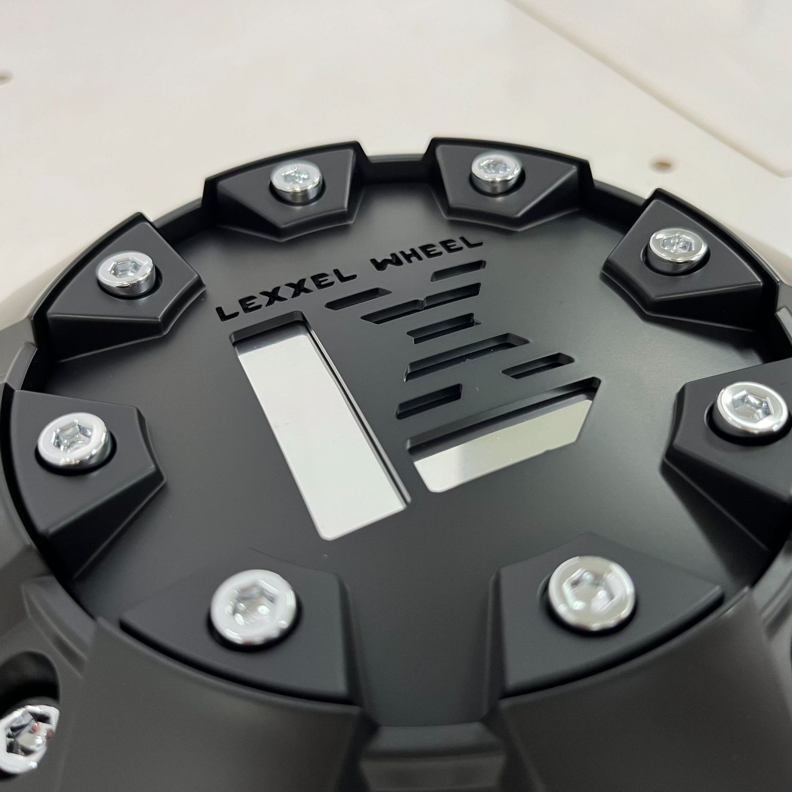 マットブラック ビス