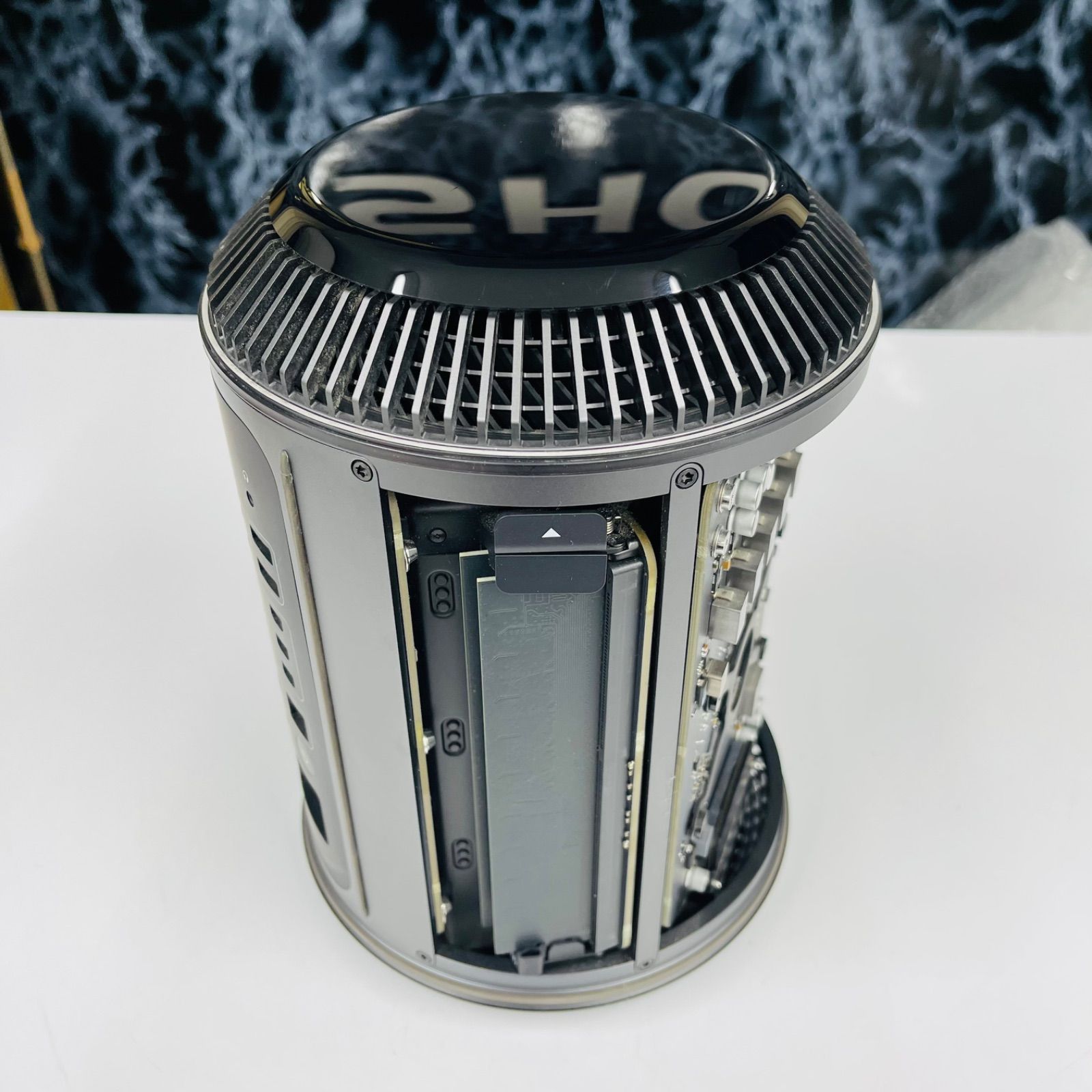 AppleMac Pro 1円〜 MacPro Late2013 本体 (A1481/XeonE5 3.7GHz/12GB 