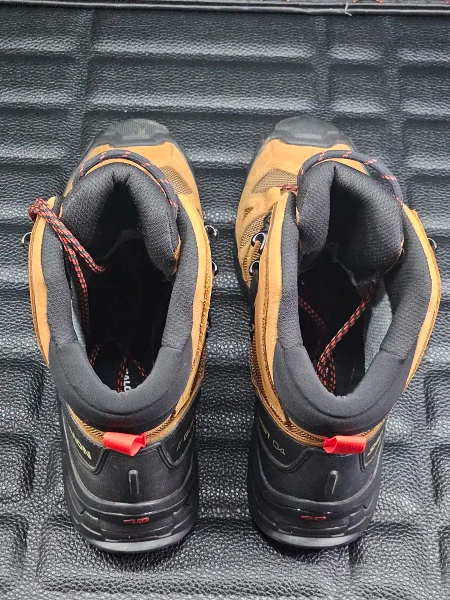 サロモン クエスト4 ゴアテックス 登山靴 冬山行