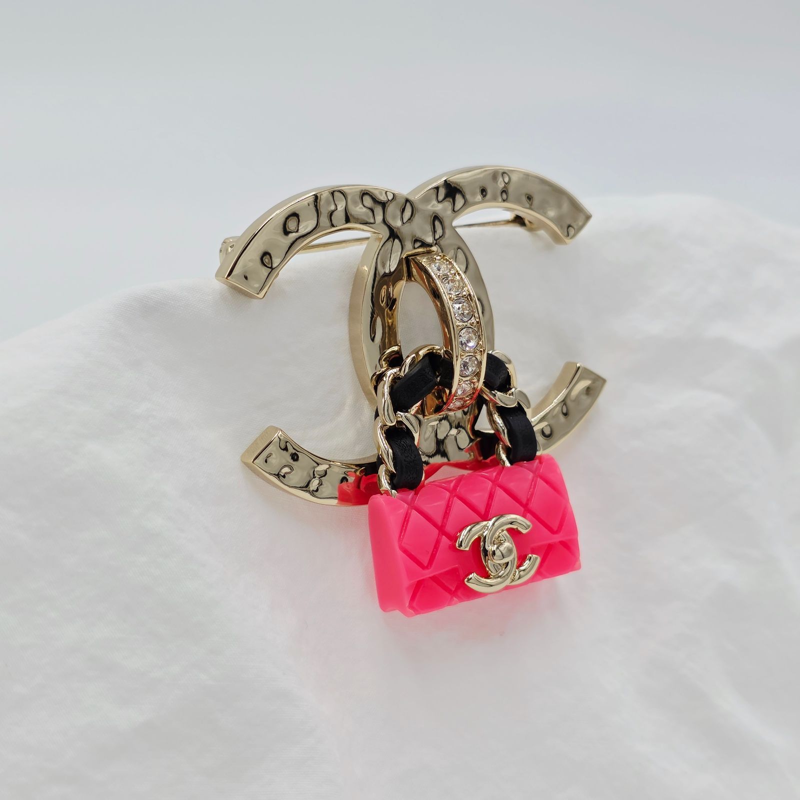 CHANEL ココマーク マトラッセバック ブローチ B23C ゴールド CHANEL ココマーク マトラッセバック ブローチ B23C ゴールド