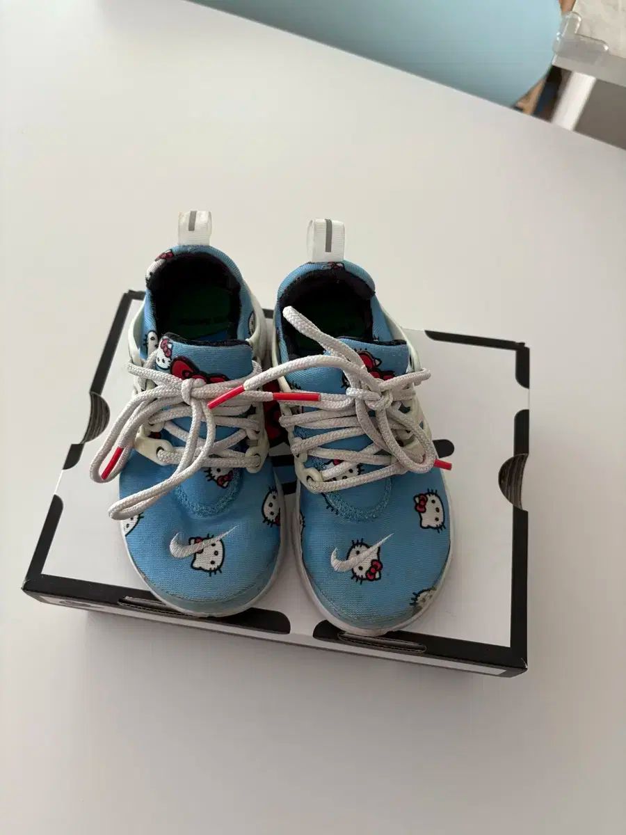 キティ x NIKE ナイキ スニーカー 170 サイズ