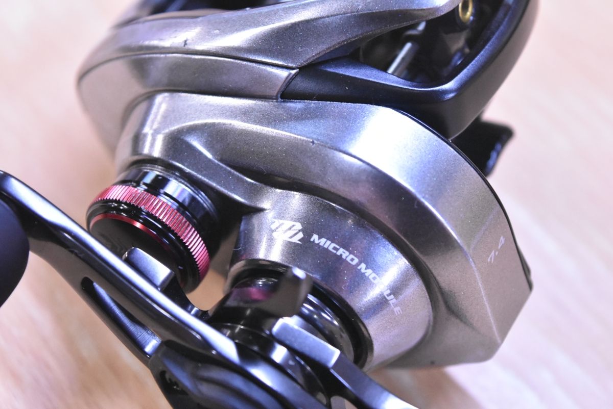 右 SHIMANO
