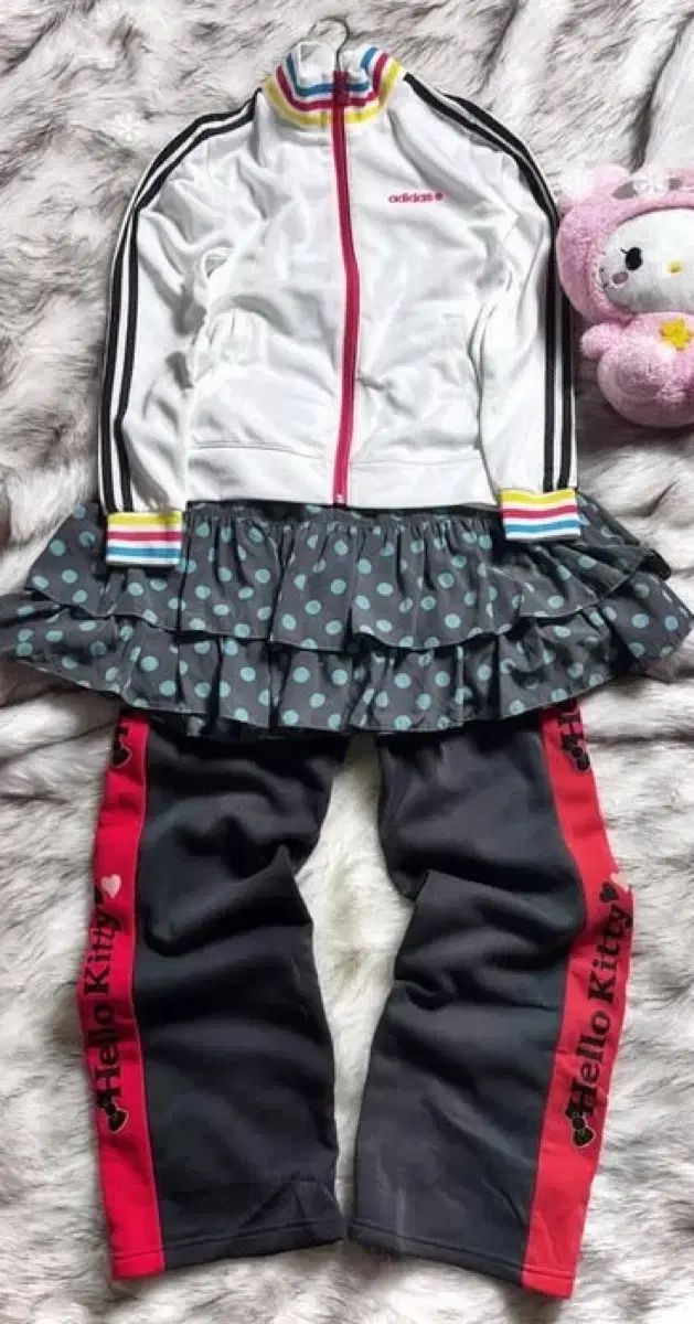 アディダス ハローキティ トレーナー ガルリナード ガルナード