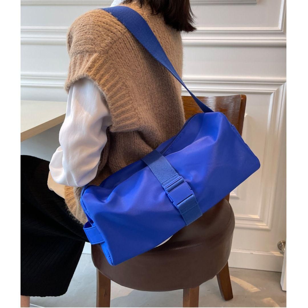 SHOPS】ショルダーバッグ 斜め掛け ストラップ 青 大きい