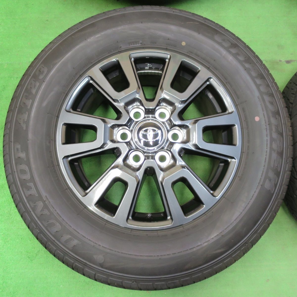 送料無料* 新車外し！24年☆トヨタ ランクル 250 VX 純正 265/65R18 
