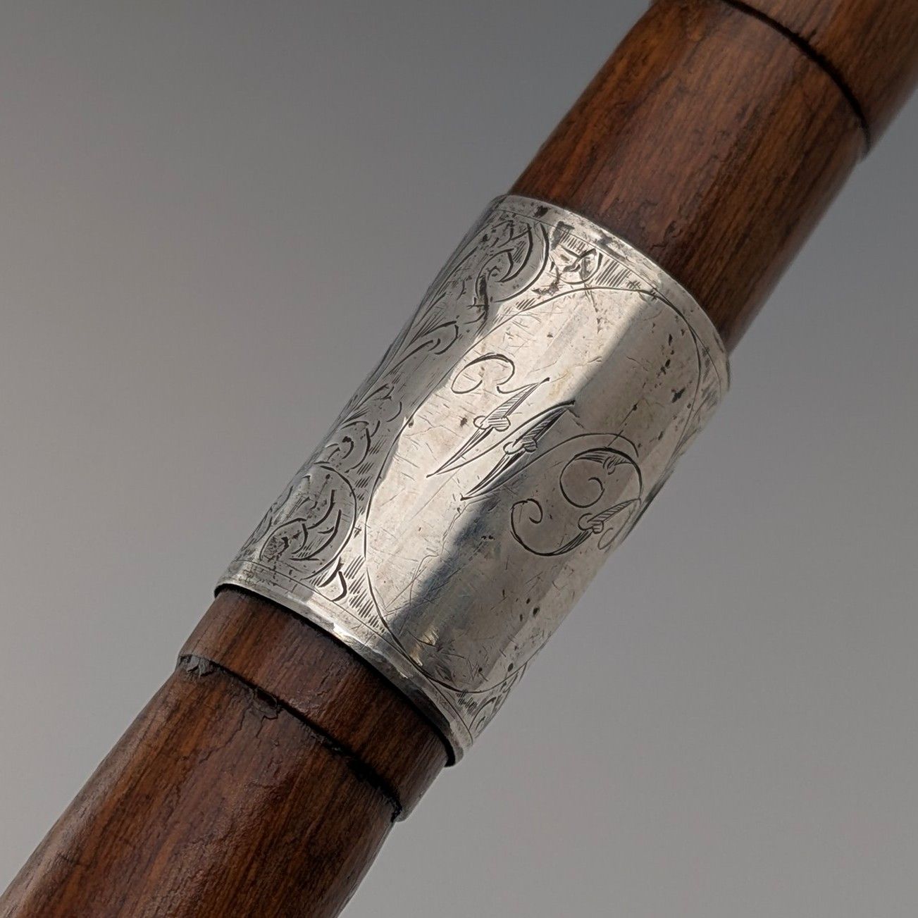 1920年代 英国アンティーク ブラウンシャフト 曲がりハンドル 純銀装飾 ステッキ 杖 89cm 1921年頃 英国アンティーク ブラウンシャフト 曲がりハンドル