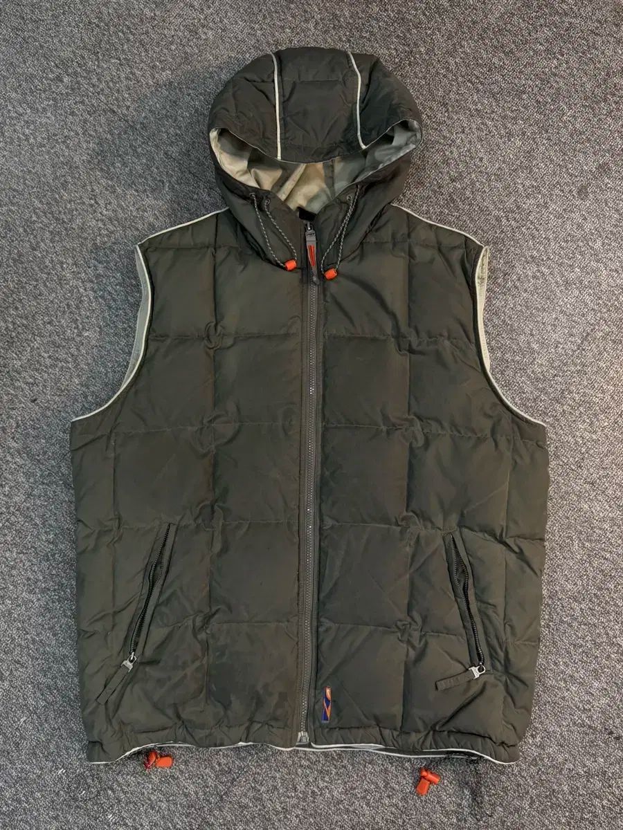 【雷市場（ポンジャン）商品韓国直送】 00s Nike(ナイキ） ブロック ダウンジャケット ベスト