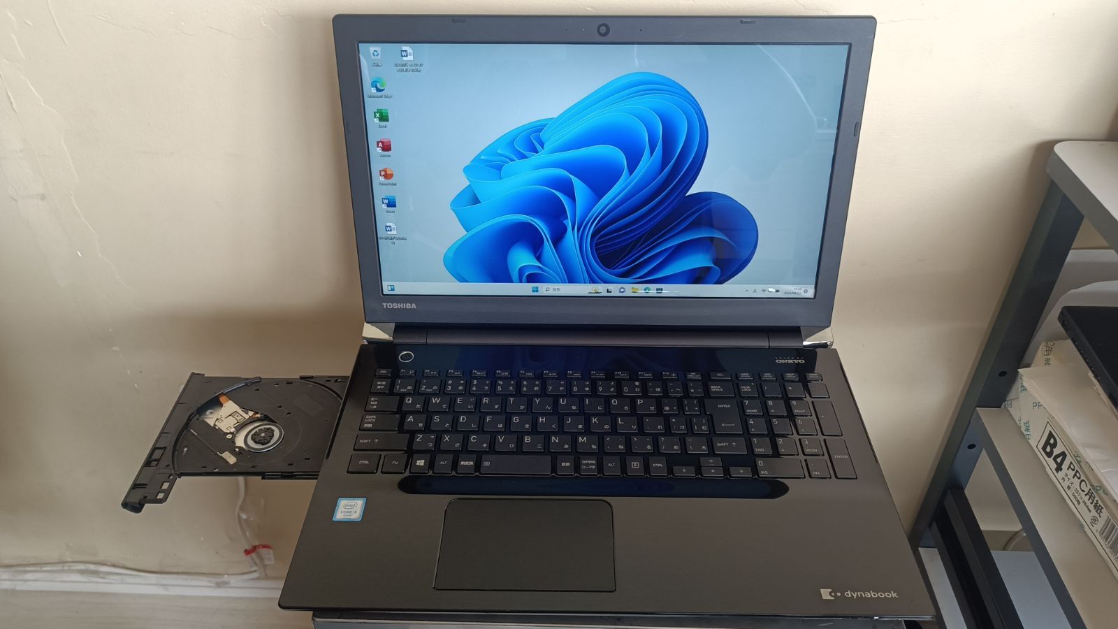 ノートPC ノートパソコンTOSHIBA 第六世代Core i5 SSD256G メモリ8G