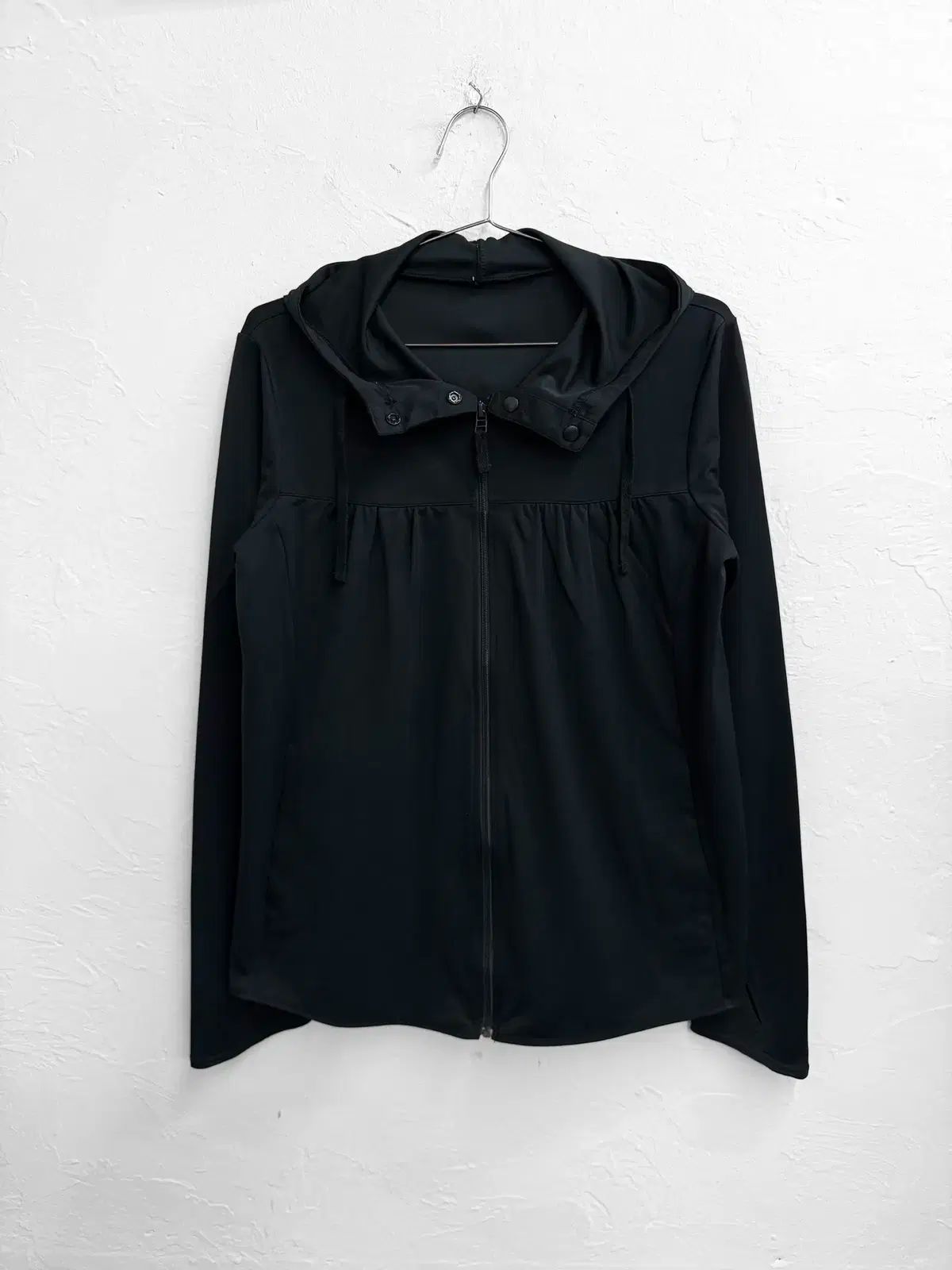 mizuno ミズノ フィンガーホール ジップアップパーカー フード付き