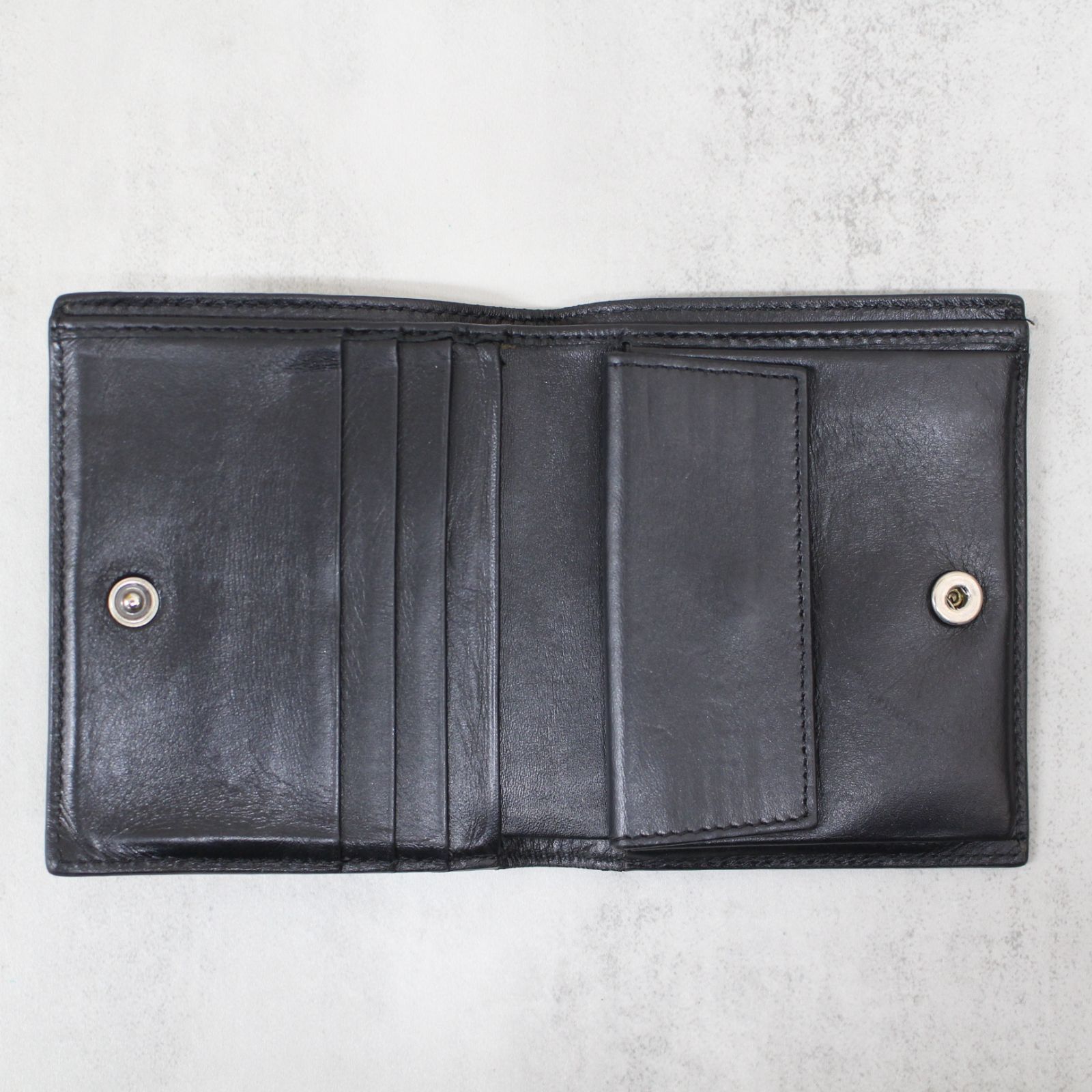 Christian Louboutin 財布　折り財布 ブラック S078)Christian Louboutin 二つ折り財布 スタッズ ブラック 黒