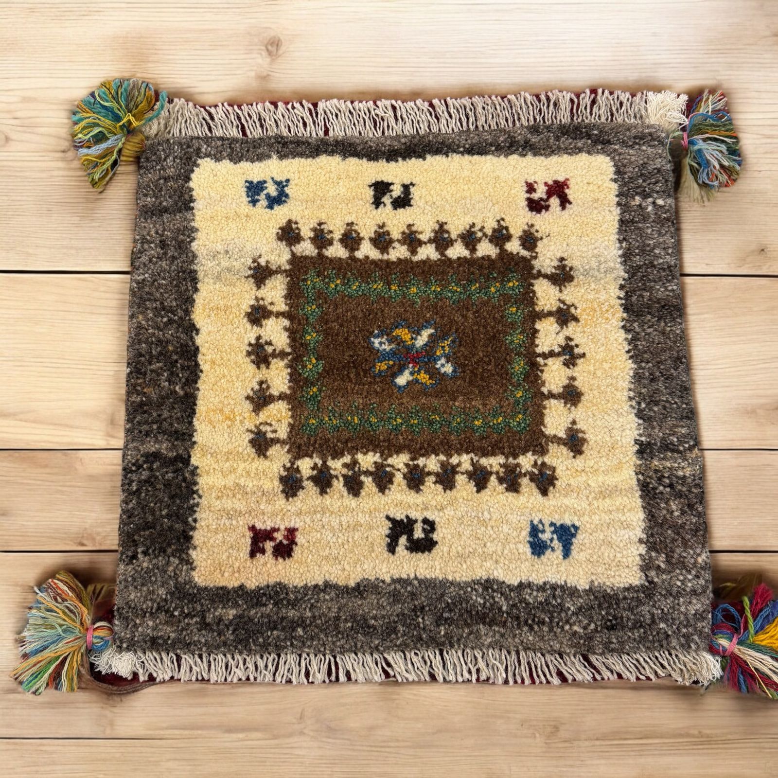 【即買】イラン　新品　ウール　100% ギャッベ(座布団サイズ) 即買】イラン 新品 ウール 100% ギャッベ(座布団サイズ) ギャベ