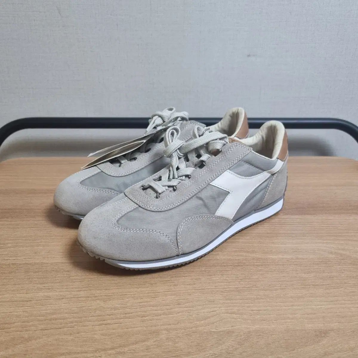 新品 Diadora heritage(ディアドラヘリテージ) ヘリテージ リー 新品 Diadora heritage(ディアドラヘリテージ) ヘリテージ リー