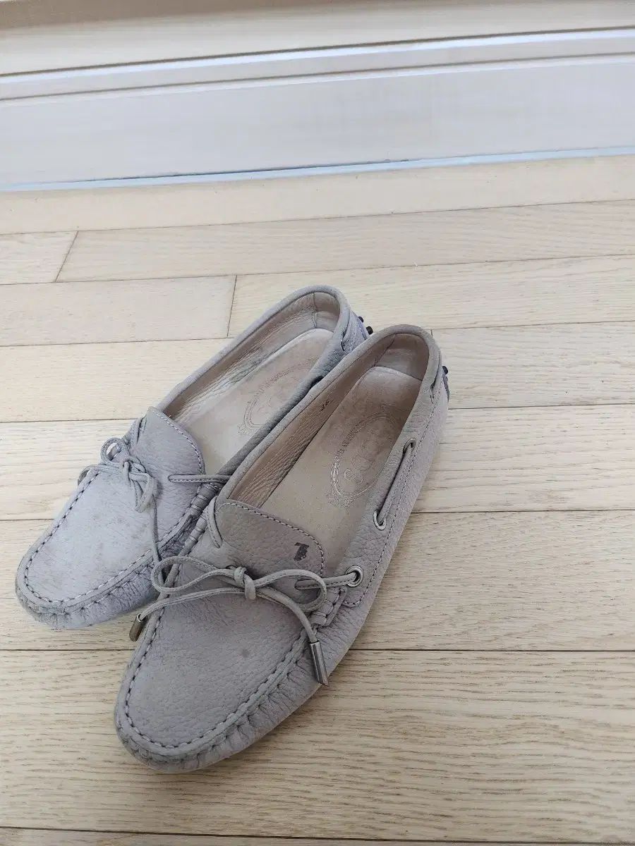 TOD S トッズ レディース ドライビング シューズ グレー 36