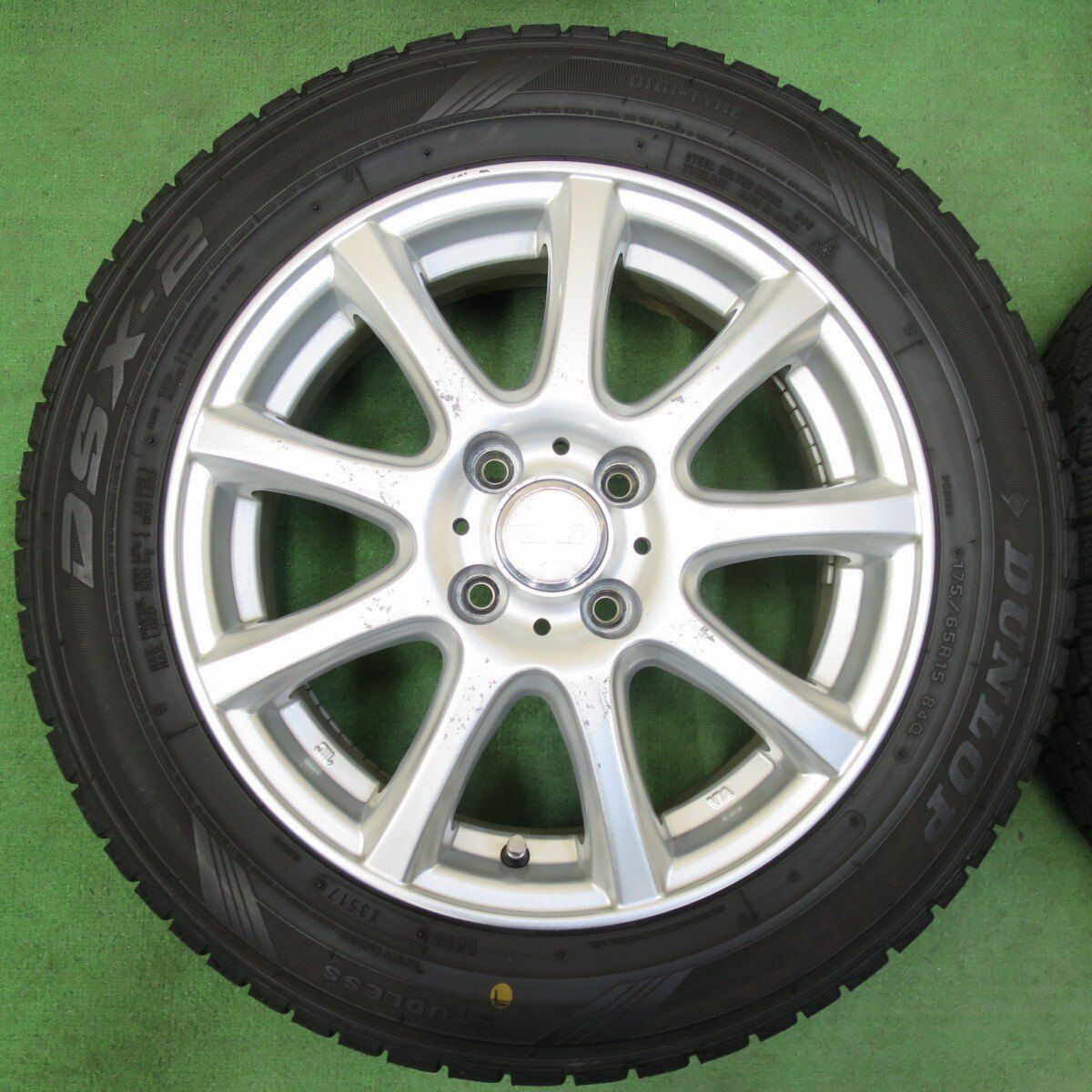スタッドレス☆175/65R15 ダンロップ アクア キューブ等 手渡しOK☆ スタッドレス☆175/65R15 ダンロップ アクア キューブ等 手渡しOK