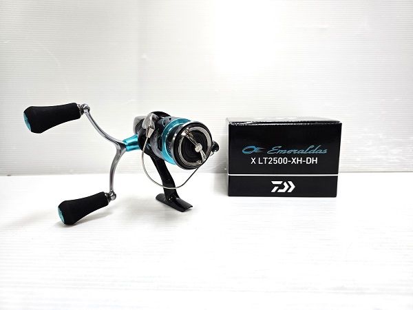 中古品】 ダイワ Daiwa スピニングリール 24 エメラルダスX