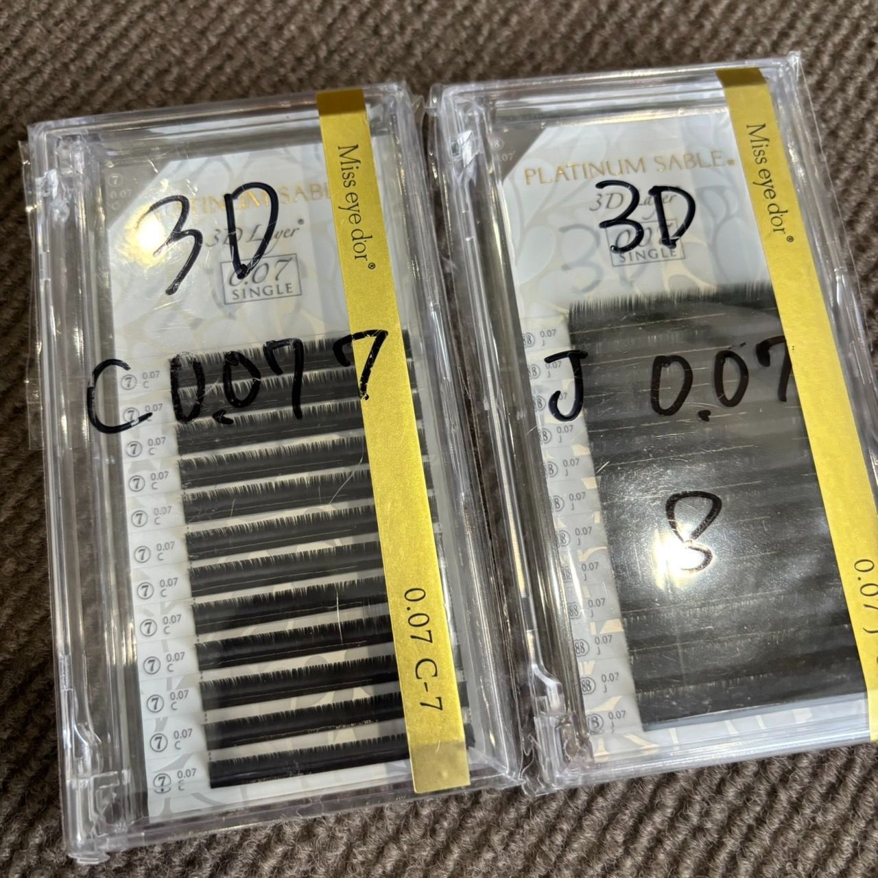 d