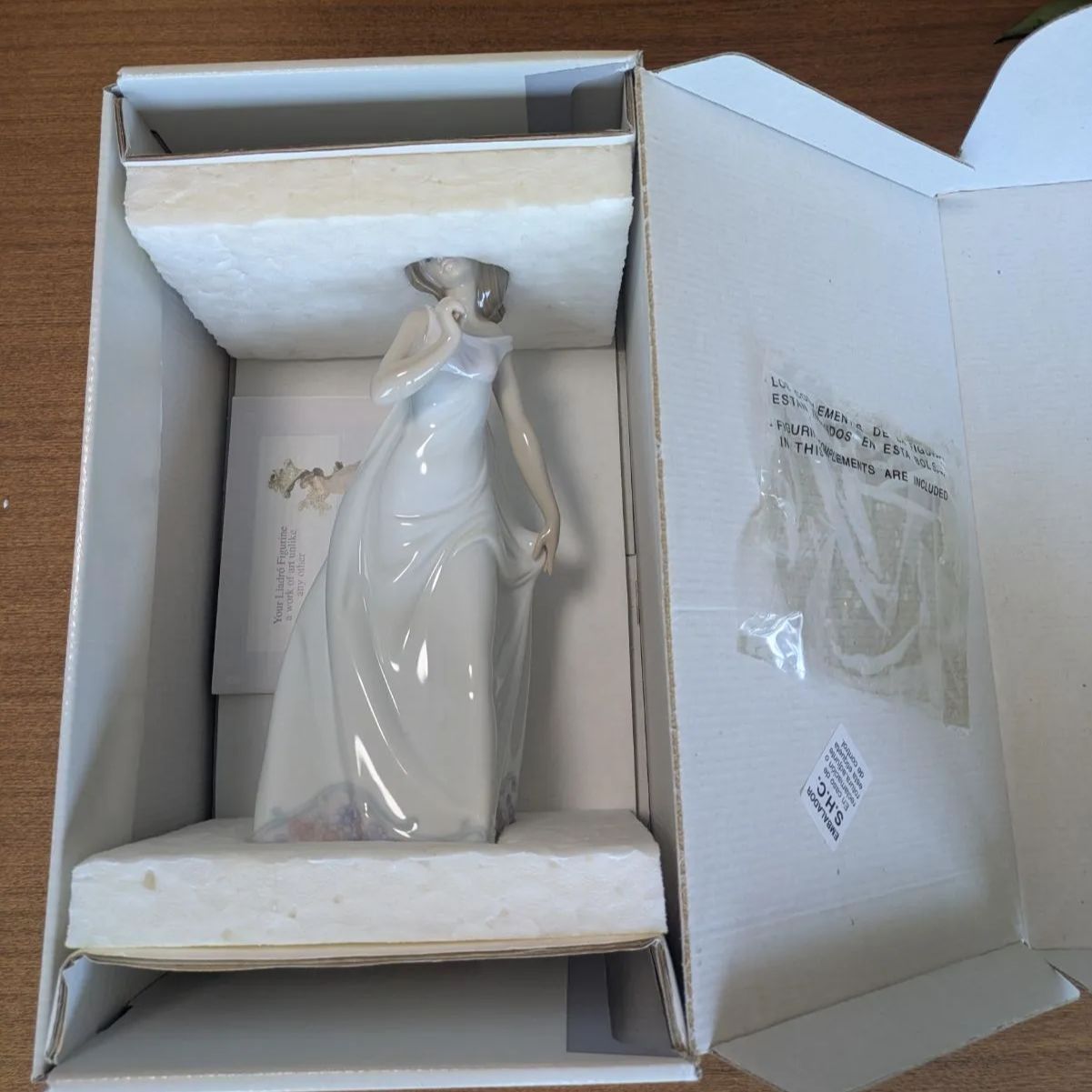専用箱付属 リヤドロ 7636 LLADRO 春の光の中で 陶器 置物 極美品