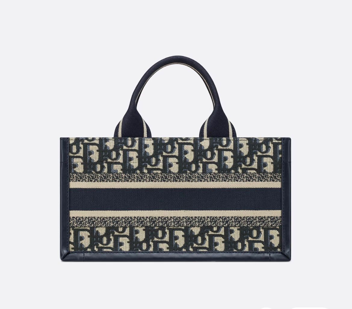 【安心国内発送♪】Dior★East-West Dior Book Tote バッグ 新作 新品 Christian Dior ディオール EAST-WEST DIOR BOOK TOTE