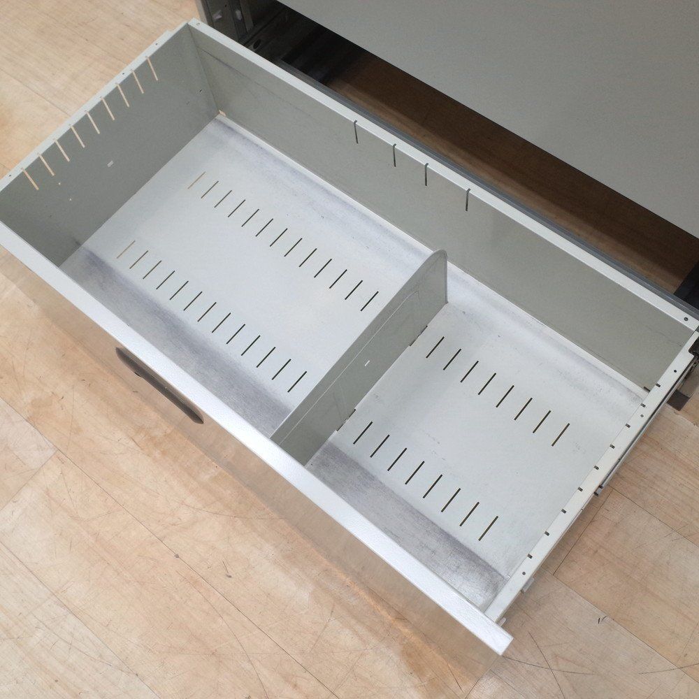 ハイキャビネット