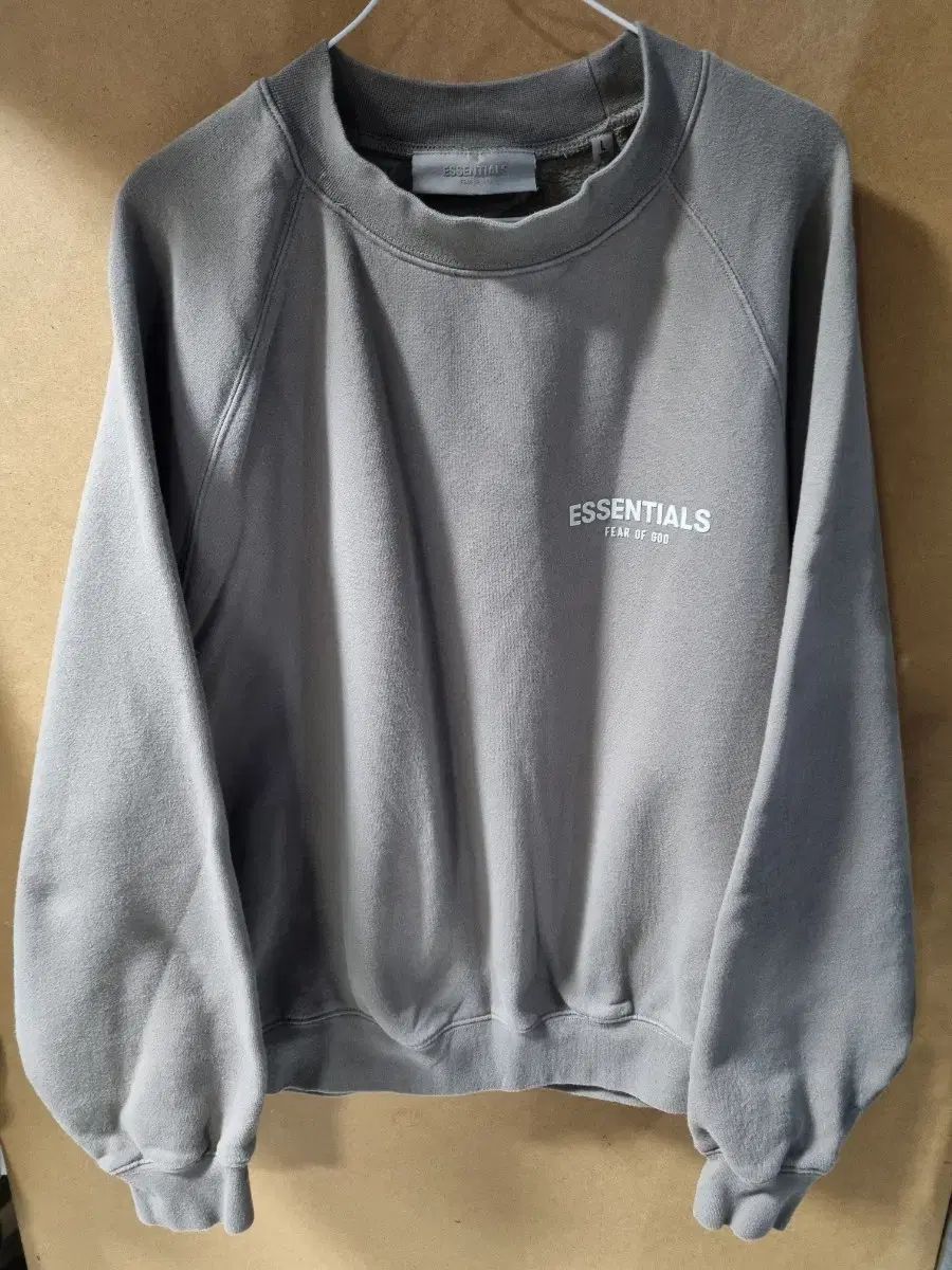 【雷市場（ポンジャン）商品韓国直送】 FEAR OF GOD(フィアオブゴッド) ESSENTIALS(エッセンシャルズ) パーカー