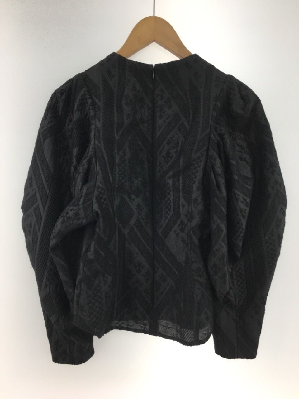 Mame Kurogouchi 22SS Traditional Pattern Jacquard Top 1 BK