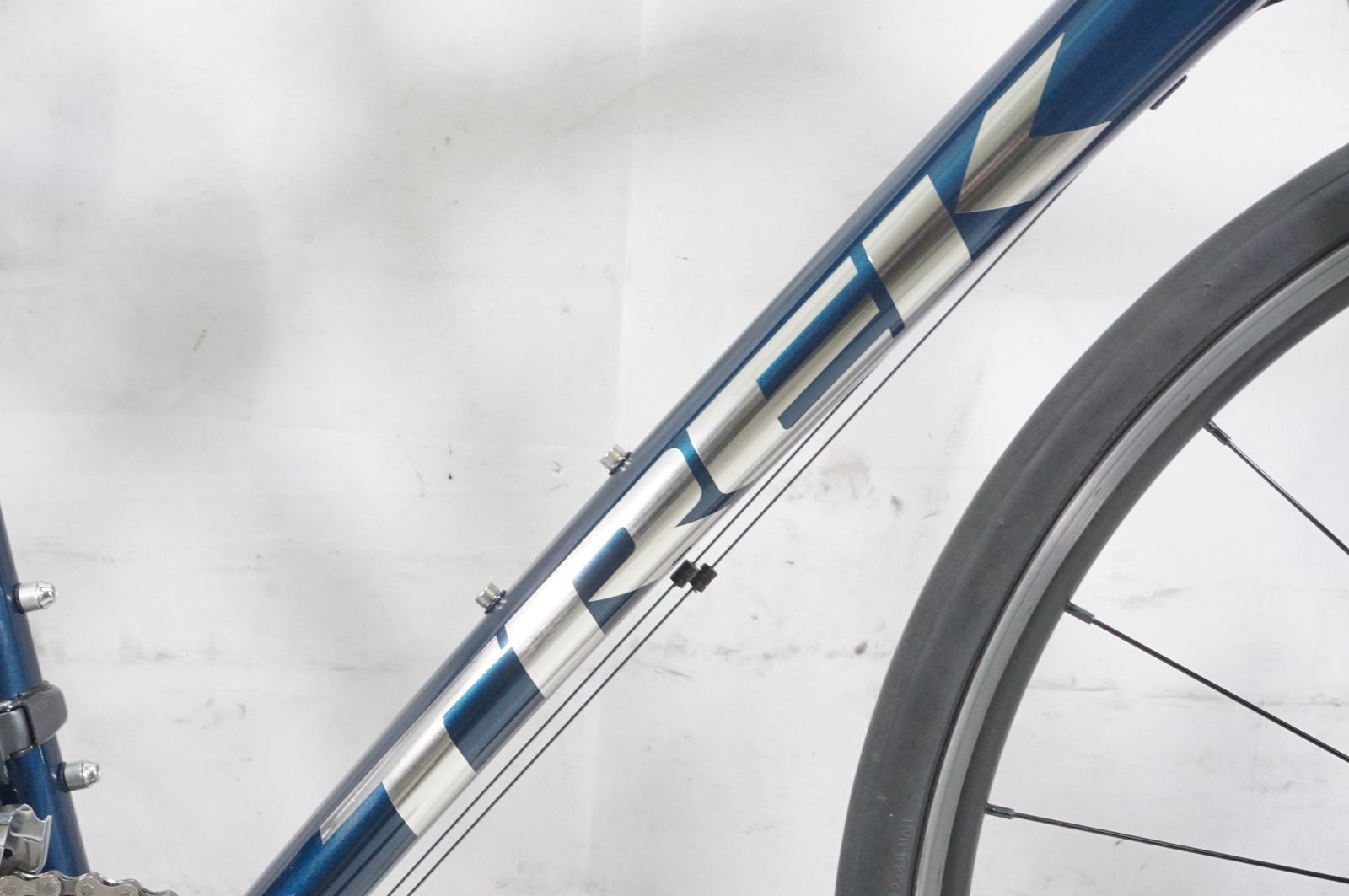 トレック TREK シルク SILQUE 44サイズ 2016年　ロードバイク トレック 超美品 TREK シルク SILQUE 2016年 カーボンロード