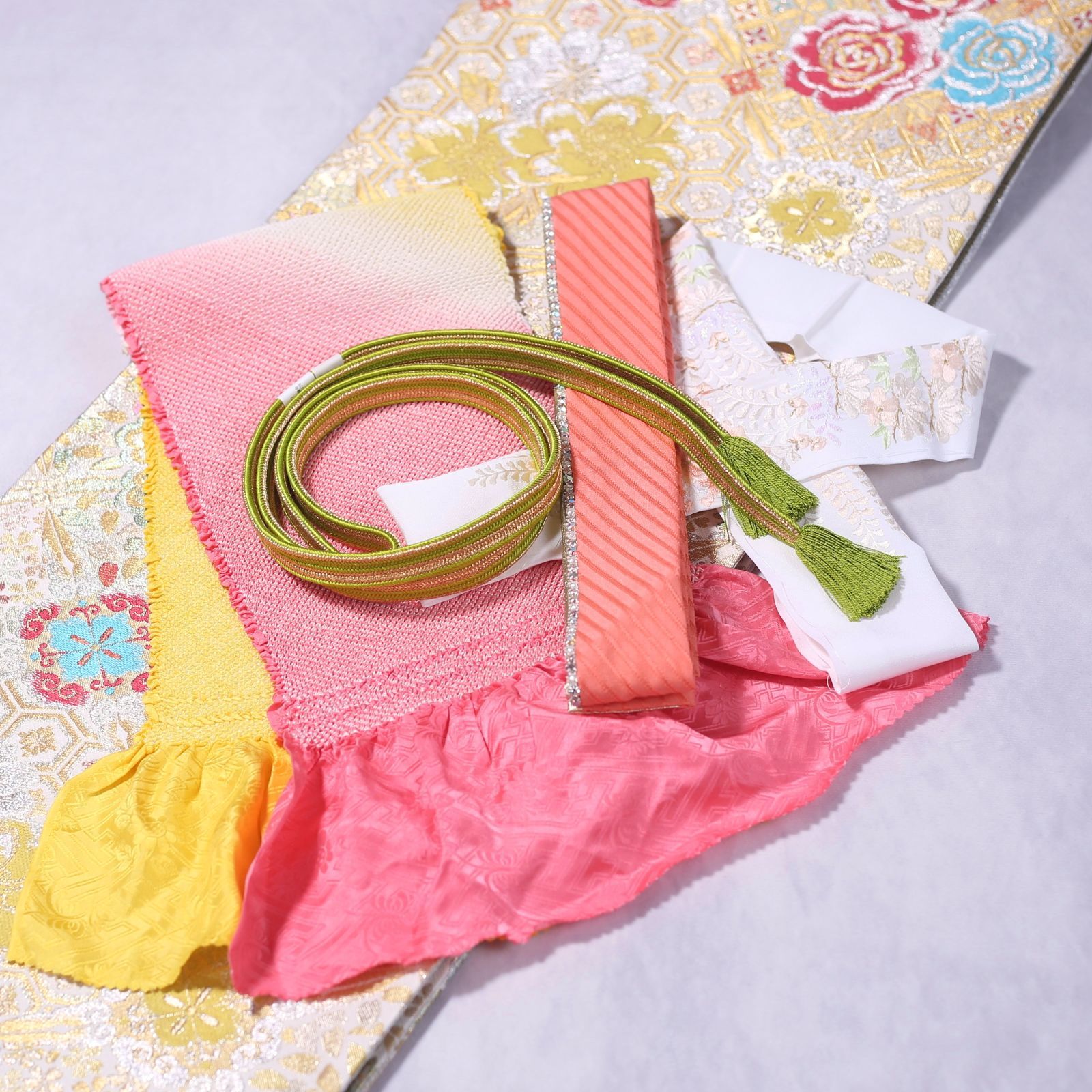 かあたん【美品　正絹お振袖　7点フルセット　半衿つけ　Mサイズ　ブルー】 かあたん様専用【美品 正絹お振袖 7点フルセット 半衿つけ M