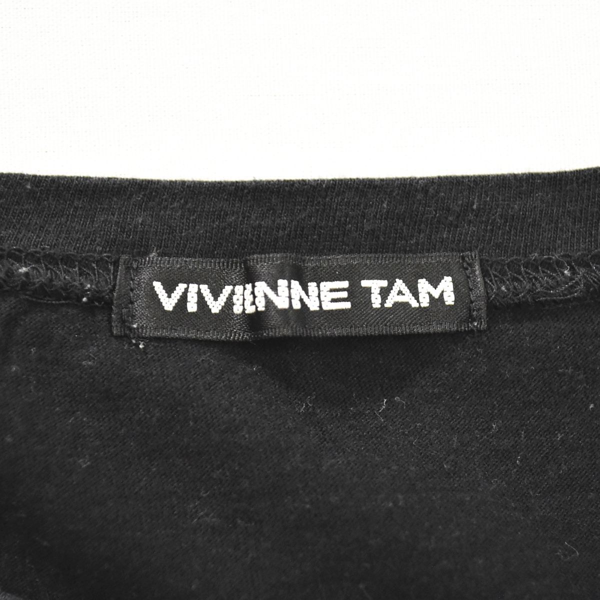 ヴィヴィアンタム　花柄刺繍 半袖Tシャツ 黒　M 日本製 Vivienne tam ヴィヴィアンタム 黒 花柄 刺繍 トップス