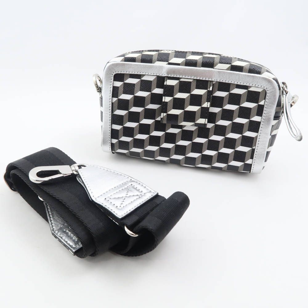 美品 PIERRE HARDY ピエールアルディ SV05 ショルダーバッグ カメラ  