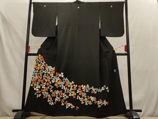 GON様ご確認用正絹黒留袖　作家物　花車文　金彩　② 正絹 留袖 レンタル 5紋 128027 金彩 小模様 扇子柄
