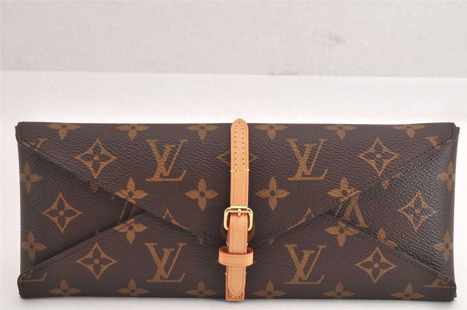 VUITTON