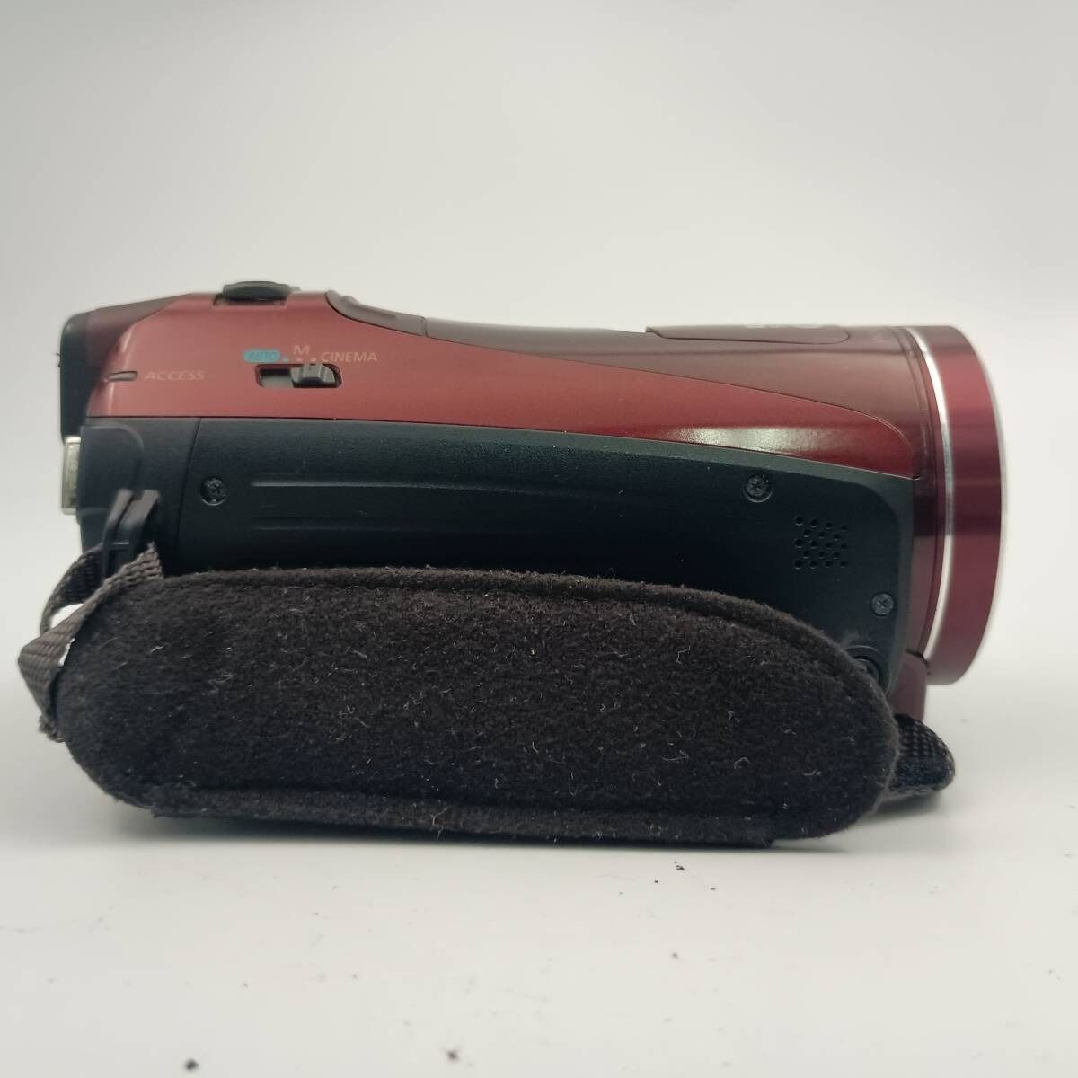 Canon iVIS HF M41 ビデオカメラ 赤 キヤノンのAVCHDカメラ新製品、中級機HF M43/41とエントリー