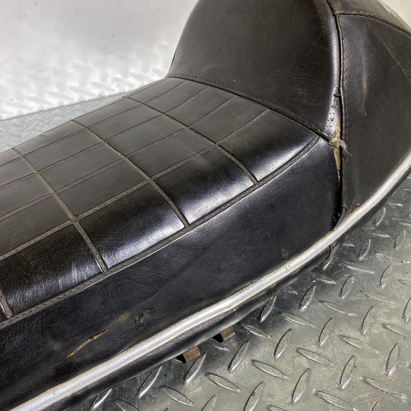 GT380 シート GT380 オオカワ タックロールシート 美品 スズキ GT380