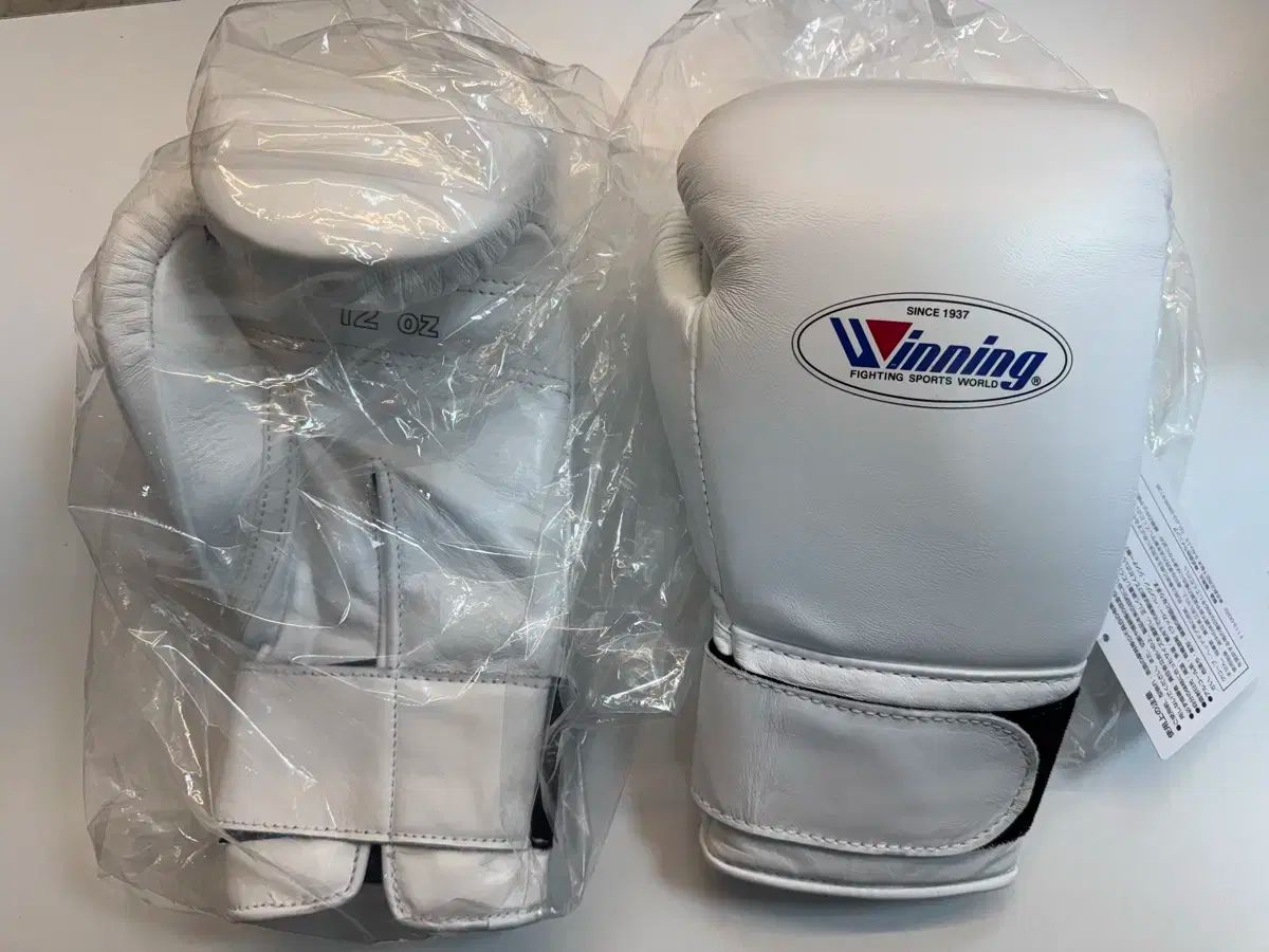 Winning グローブ 14オンス ホワイト Winning Boxing Gloves 14oz MS