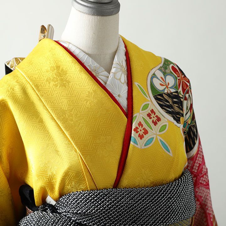 振袖セット 黄色地に古典柄 美品 成人式 着物 - メルカリ
