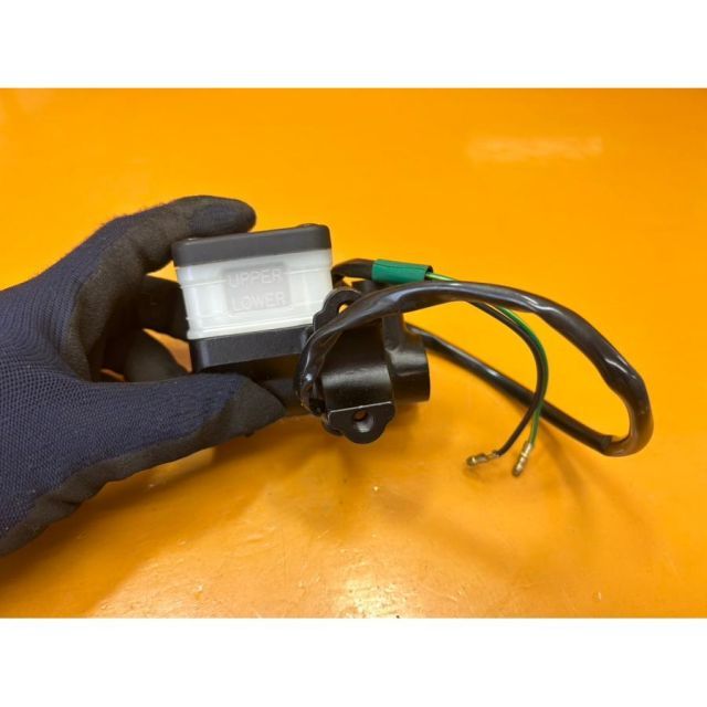 フロントブレーキ マスターシリンダー