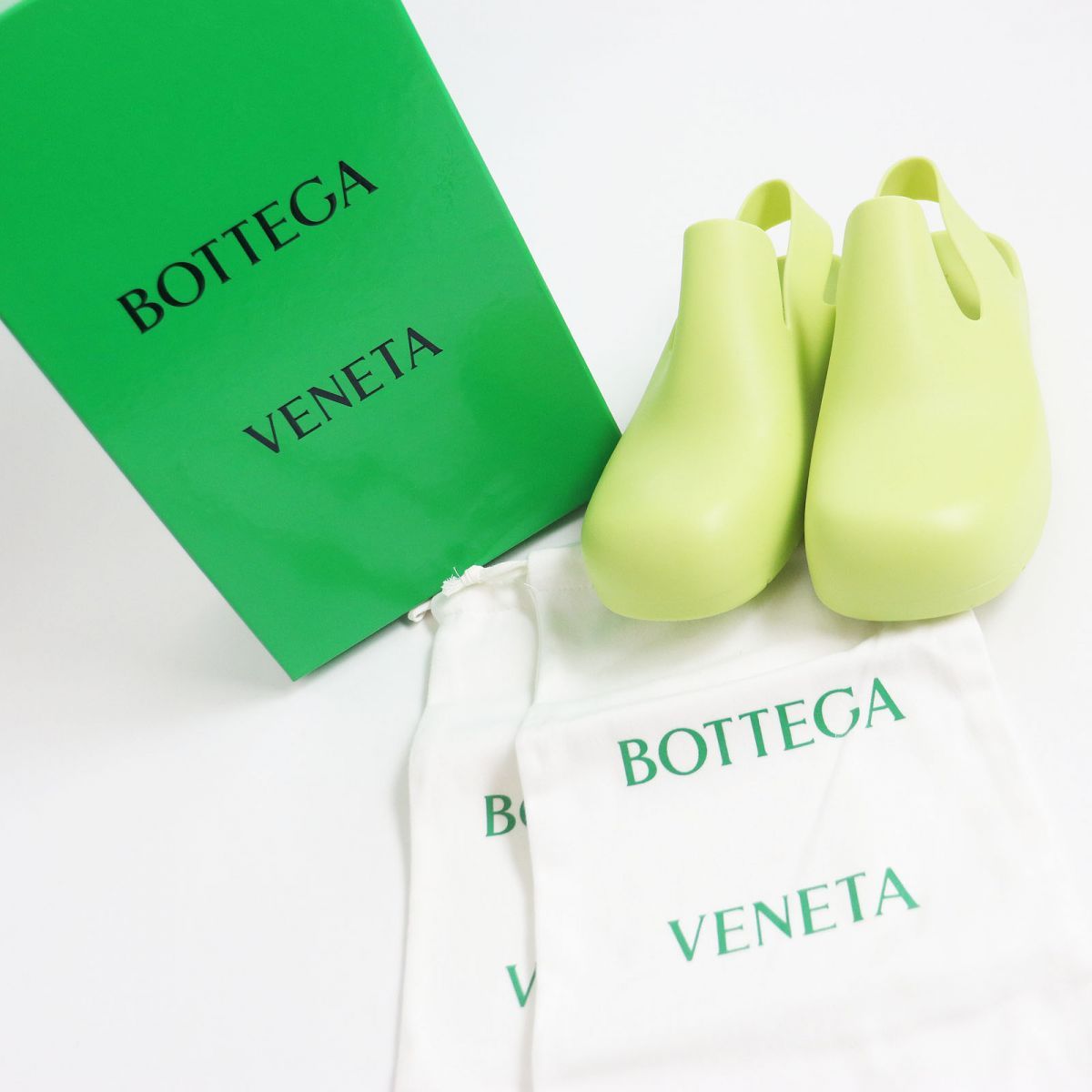極美品□BOTTEGA VENETA/ボッテガヴェネタ パドル スリングバッグ ラバーサンダル/スリッポン ライトグリーン 42 イタリア製 正規品  メンズ