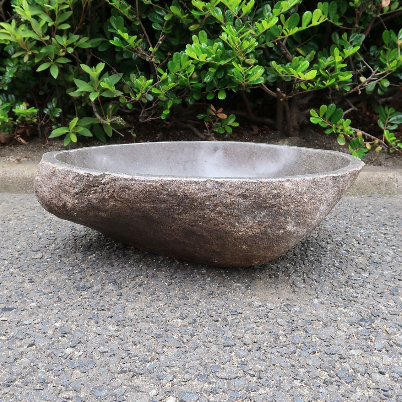 つくばい 睡蓮鉢