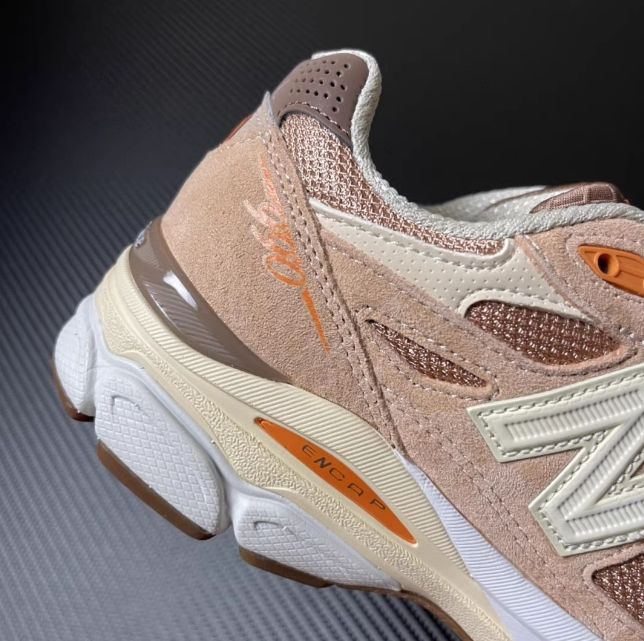 海外2023年8月3日発売Size? x New Balance 990v3 Made in USA
