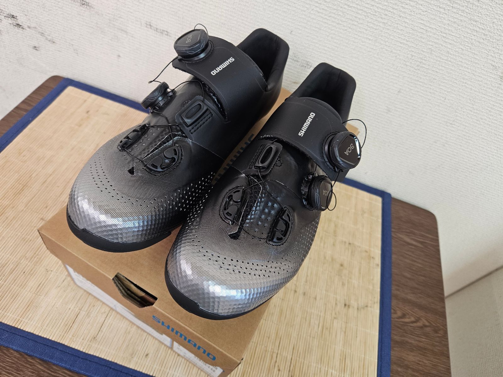 SHIMANO SH-RC702 WIDE EUsize:43 JPsize:27.2 SPD-SL シマノ ビンディングシューズ ロード 同梱発送承中!! T-436
