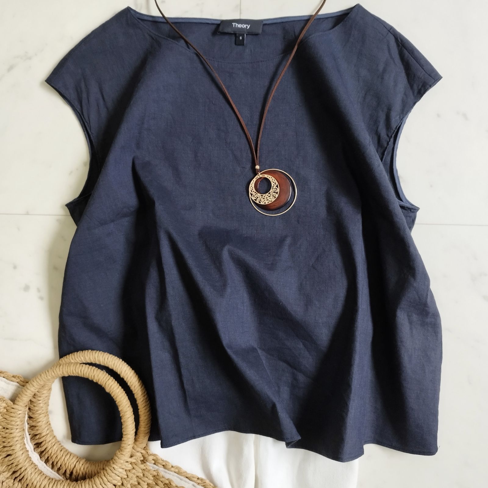 美品／theory セオリー ノースリーブ プルオーバーブラウス ネイビー 